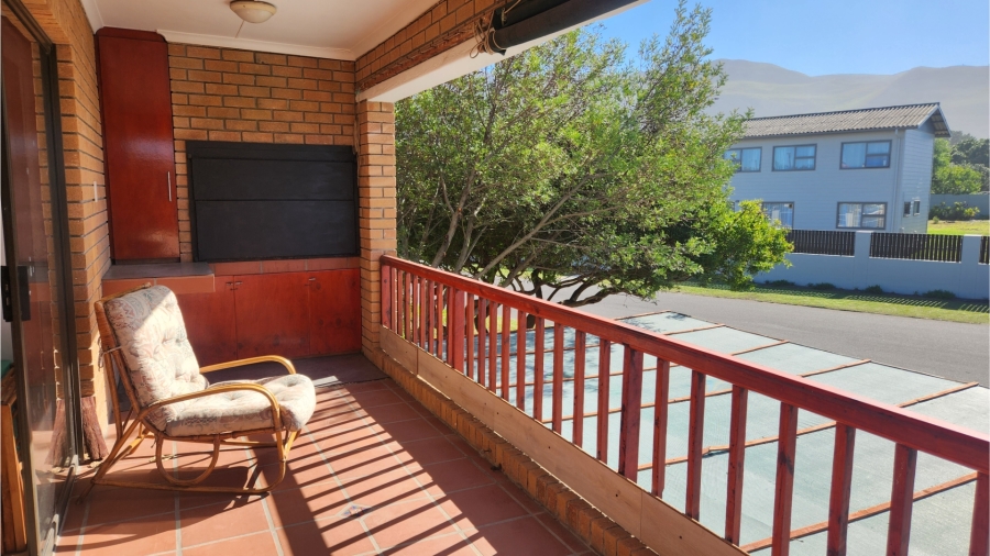 2 Bedroom Property for Sale in Sandbaai Western Cape
